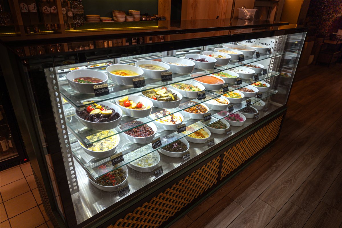 Müfredat Meyhane Meze Vitrini — Ankara Rakı Mekanı